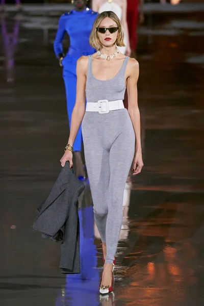 Look 50